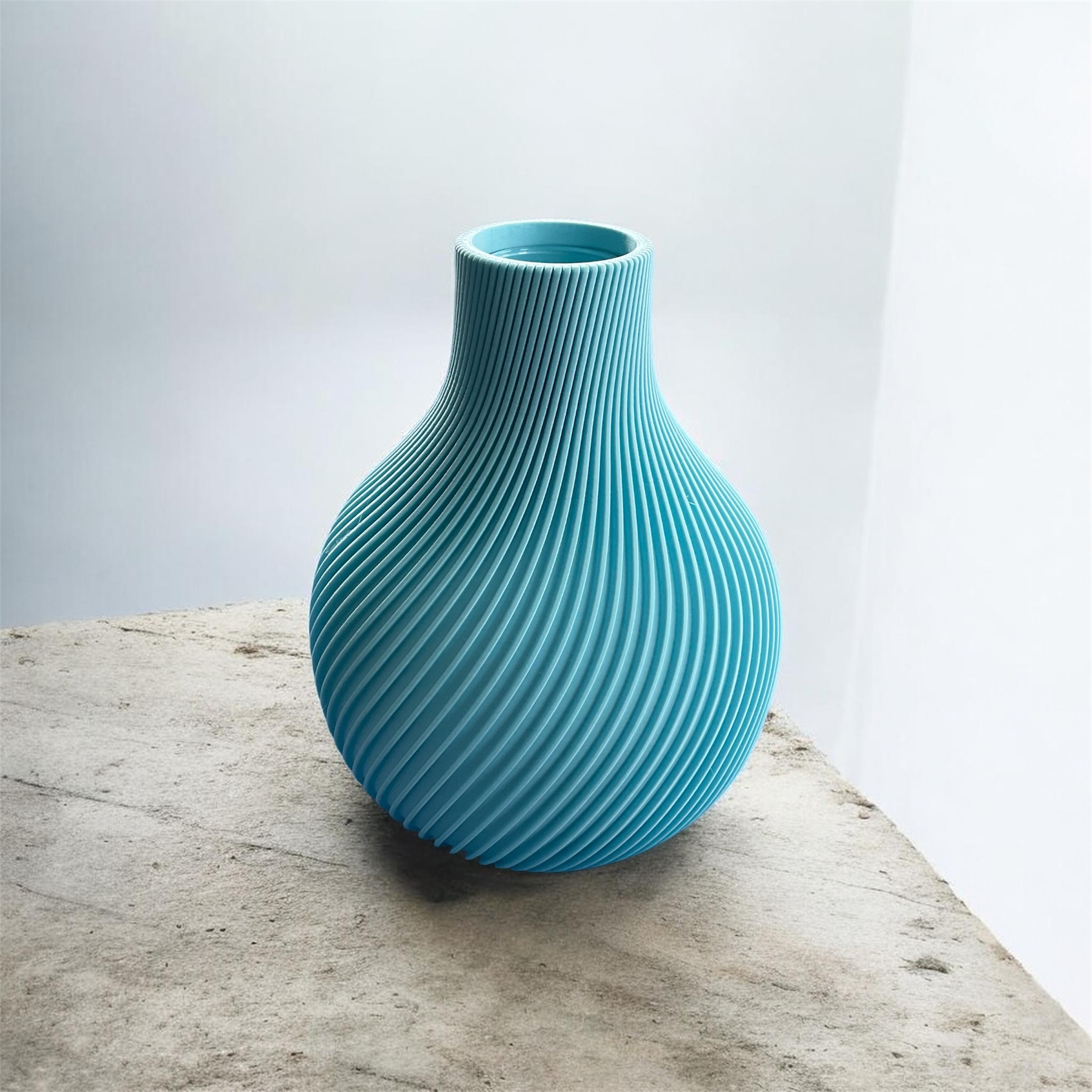 Fluted Dahlie – Gerippte Design-Vase in Ice-Blue | 3D-gedruckt